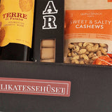 Farsdagsgaveæske med Terre di Faiano rødvin, Iberian Ham chips, Bagsværd Lakrids og cashewnødder