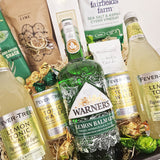 Gavekurv med Warner's Lemon Gin, Fever Tree tonic, chips, nødder og chokoladekugler