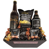 Gavekurv med to danske juleøl og snacks
