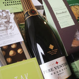Smuk gavekurv med cava, summerbird chokolade, karameller, vingummi og snacks
